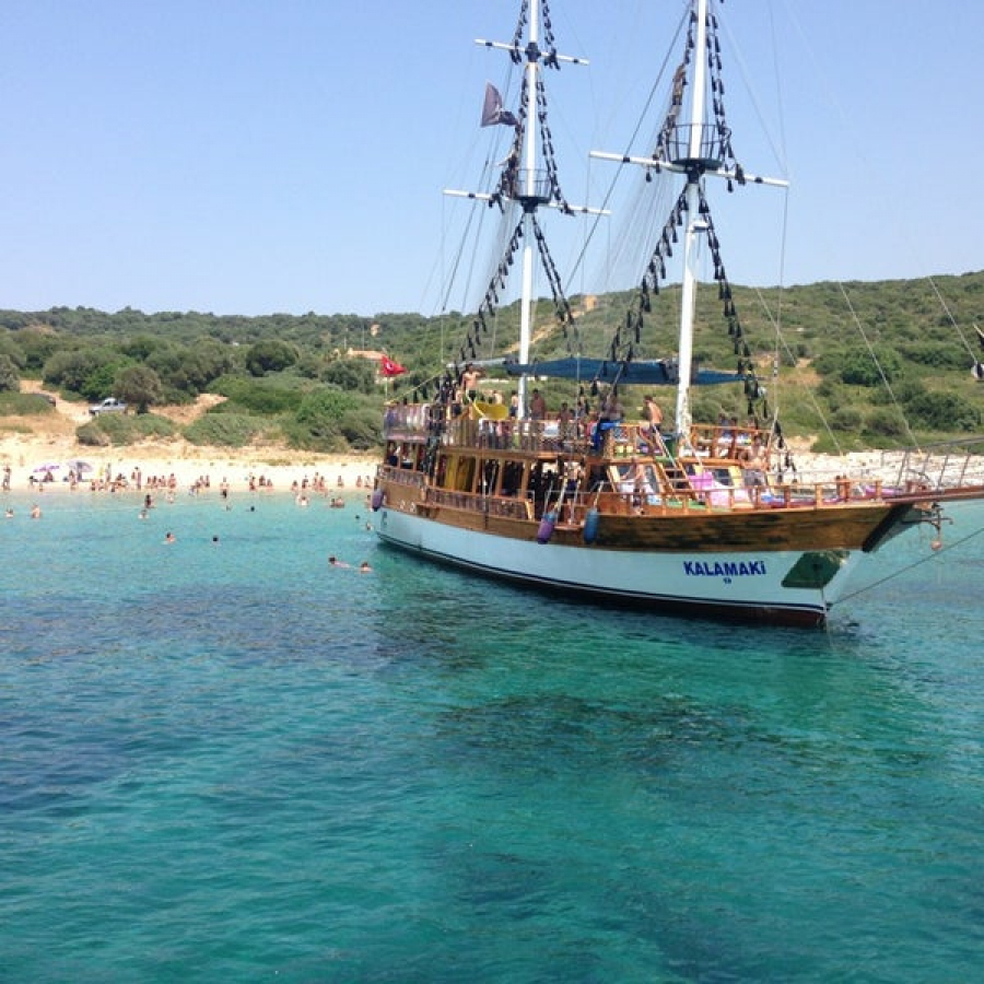 Güzelçamlı Balıkçı Barınağı